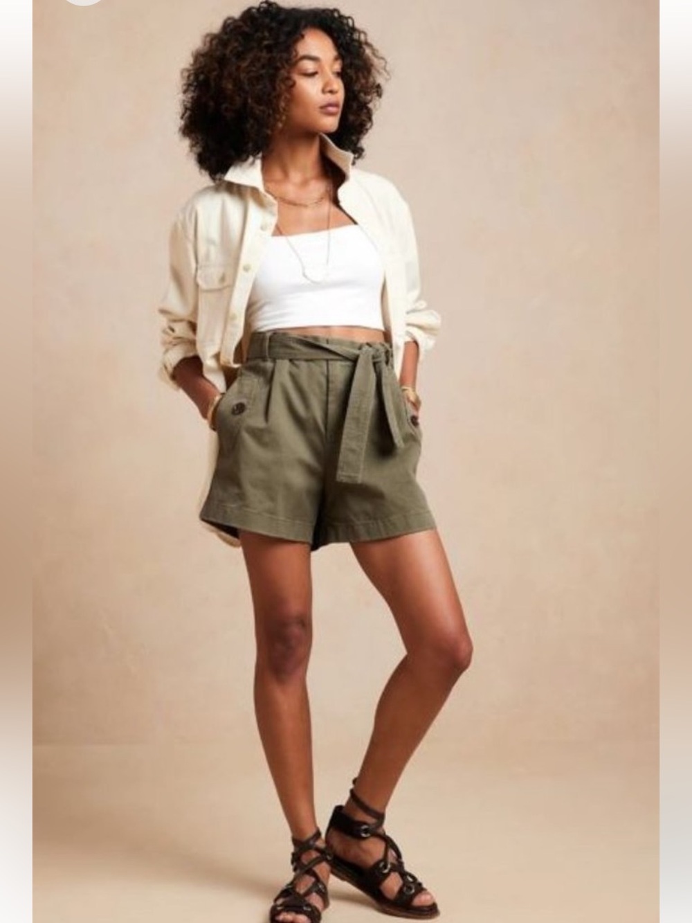 Banana Republic Chino Belted
Short Iguana Green 4P
